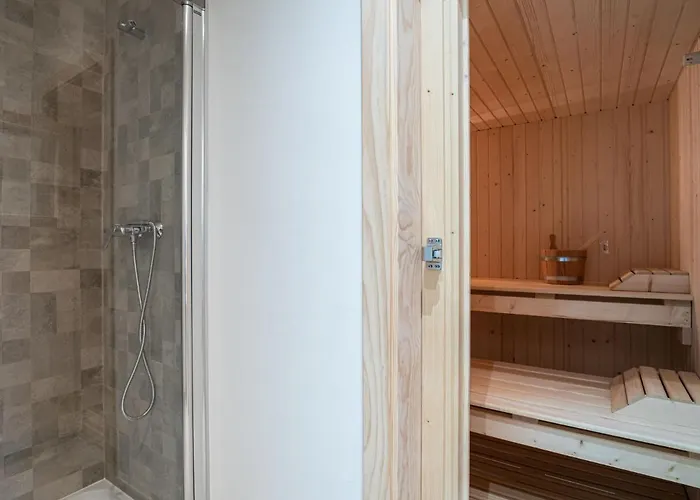 Roof View By Interhome * אסטפונה